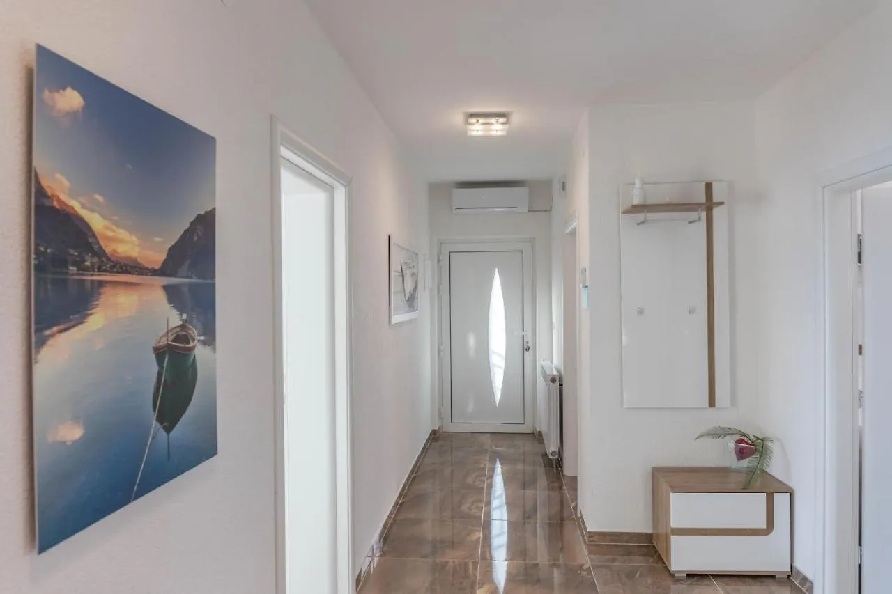 Apartment Apartman Crikvenica 30218 - Mira